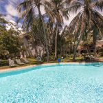 Apart from the Indian Ocean with its white tropical beaches you also have 5 different swimming pools to choose from to cool off in and to sunbathe