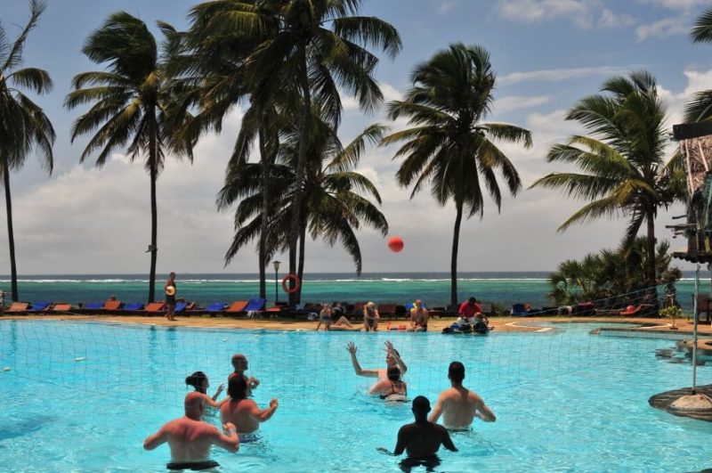 Swimming pool volleyball